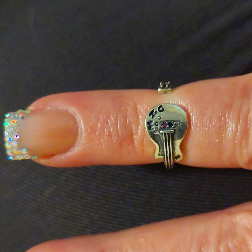 925 Sterling silver guitar knuckle ring.